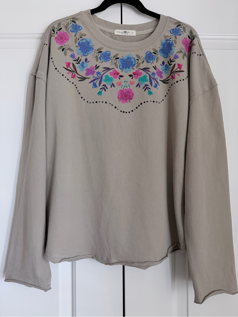 NATURAL LIFE Taupe Floral Sweatshirt Size L
